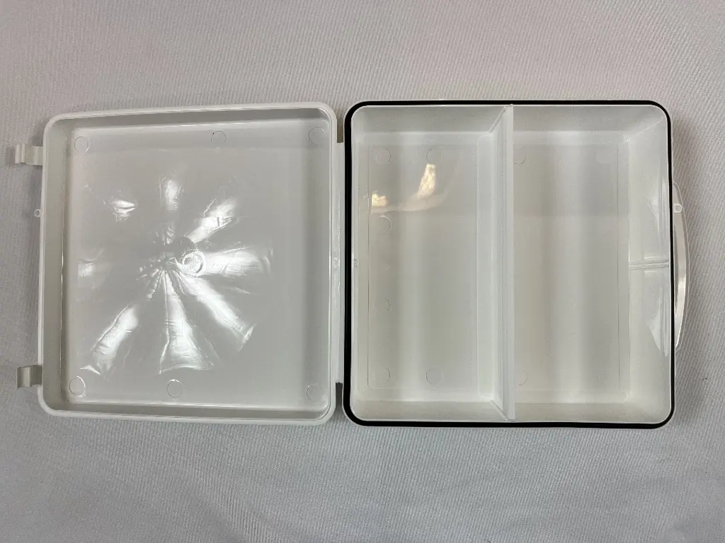 Boîtier plastique 24u int.webp