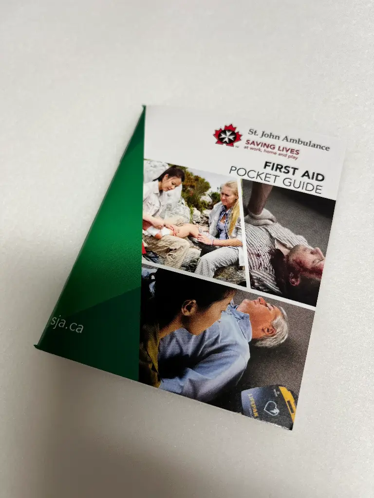 Manuel de secourisme Ambulance Saint-Jean - Bilingue